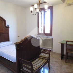 Monolocale in affitto - Photo 2