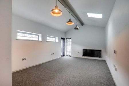 1 bedroom semi-detached house to rent - Photo 2