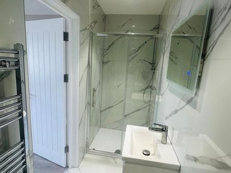 6 bedroom property to rent - Photo 3