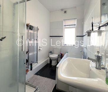 4 Bedroom Mid Terraced House for rent in Broomfield Terrace - Photo 2