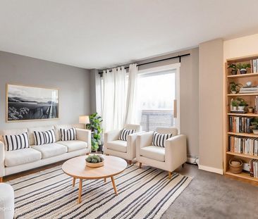 College 1127 Apartments - Photo 4