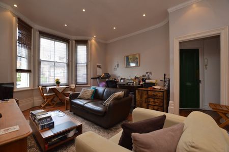Flat to rent - Essex Grove, London, SE19 - Photo 2