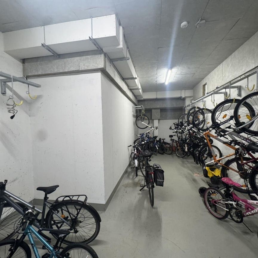 NEU – Moderne 2-Zimmer-Wohnung mit Balkon nahe U1 – ideal für Singles oder Paare - Photo 1