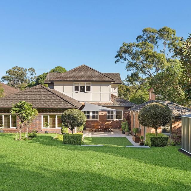 Elegant Family Home with Period Charm, Spacious Living & Private Gardens - Photo 1