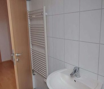 Hell und gemütlich – 2-Raum Dachgeschoss-Wohnung mit Balkon ab 01.0... - Foto 1