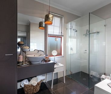 Stylish Living in a Premier Location of Lake Wendouree - Photo 3