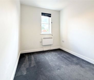 2 bed Flat for rent - Photo 5
