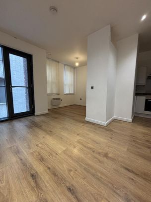 Studio to rent - Photo 1