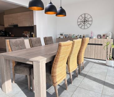 Duplex appartement met 2 slaapkamers, terras en garage - Photo 1