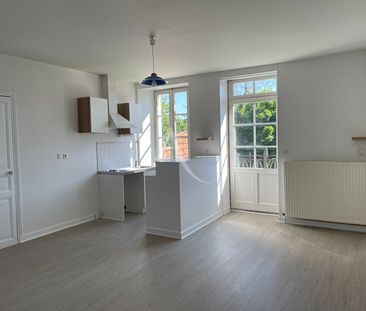 Location Appartement 1 pièce 32m² FONTENAY LE COMTE 85200 - Photo 4