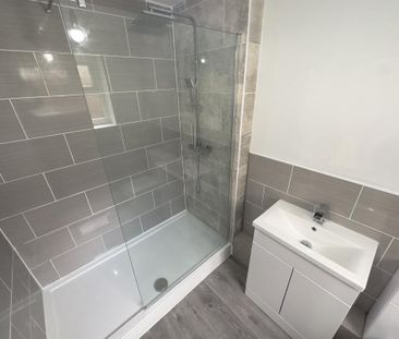 4 bedroom terraced house to rent - Photo 6