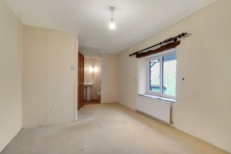 4 bedroom semi-detached house to rent - Photo 5