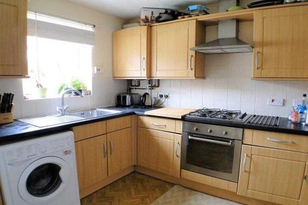 3 bedroom link detached house to rent - Photo 4