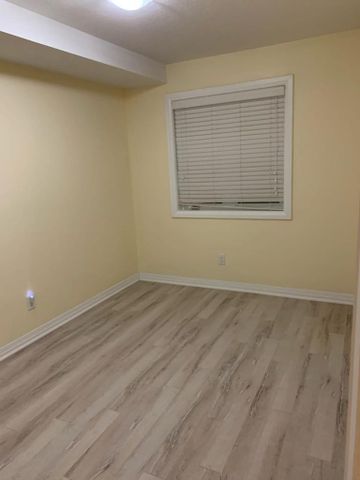 Two bedroom townhouse for rent in Kitchener - Photo 2