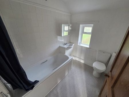 Heol Spurrell, Carmarthen, SA31 - Photo 3