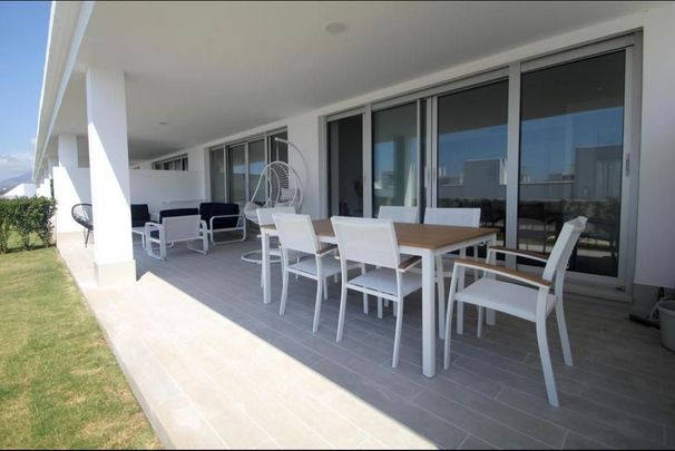 3 bedroom luxury Apartment for rent in Estepona, Spain - Photo 1