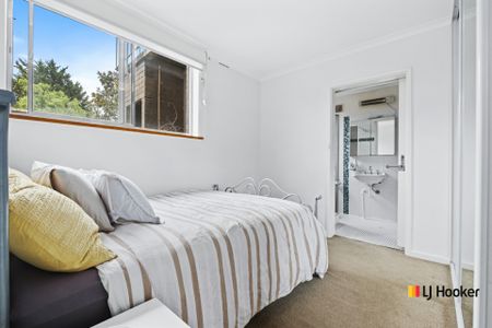 1 Bedroom Apartment in Weetangera - Photo 3