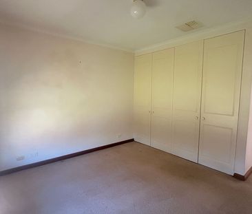 Neat Three Bedroom Unit - Photo 1
