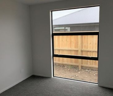 Three Bedroom Property - Photo 6