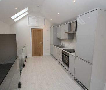 1 bed Detached for rent - Photo 2