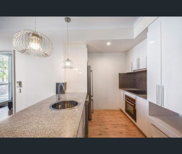 4G/30-34 Surf Parade, Broadbeach, Qld 4218 - Photo 3