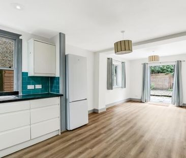 2 Bedroom Apartment To Let - Photo 3