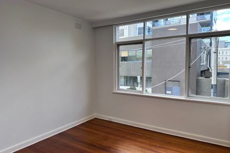 Spacious, Light-Filled Living - Photo 2