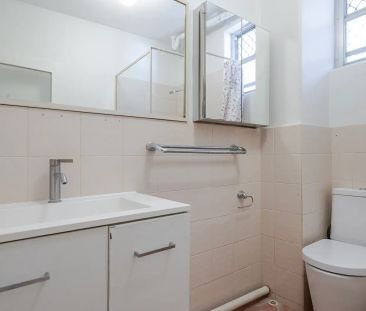 Central & Convenient! - Photo 5