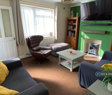 3 bedroom semi-detached house to rent - Photo 3