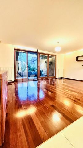 Trzypokojowe mieszkanie z ogródkiem, tarasem i garażem - Фото 3