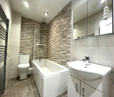 2 bedroom terraced house to rent - Photo 4