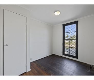 76 Poinciana Boulevard, Broadbeach Waters QLD 4218 - House For Rent... - Photo 4