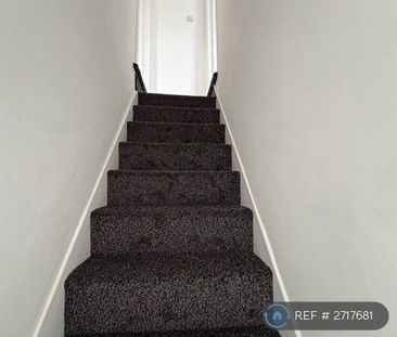 2 bedroom end of terrace house to rent - Photo 5