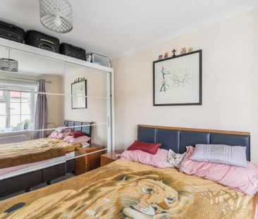 3 bedroom end of terrace house to rent - Photo 1