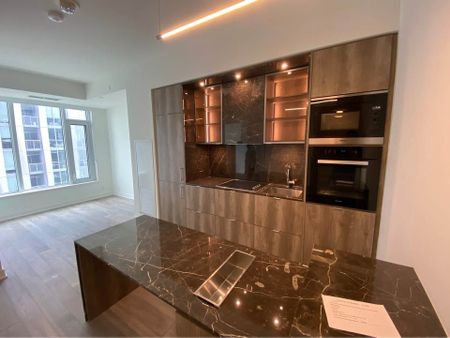 For Lease - 11 Yorkville Avenue Unit# 4605, Toronto, Ontario - Photo 3