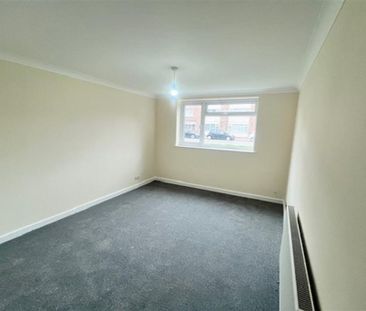 2 bedroom property to rent - Photo 1