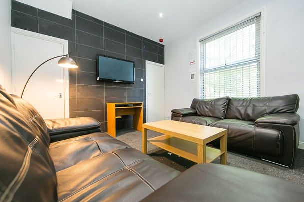 Archery Road, Hyde Park, Leeds - Photo 1