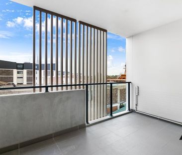 Modern and Convenient Urban Sanctuary in the Heart of Marrickville - Photo 4