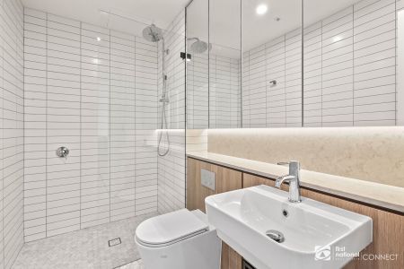 Large Modern 1 bedroom unit plus study/office area- large courtyard - Photo 5