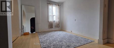 167 Wallace Avenue – Toronto W02, Ontario - Photo 5