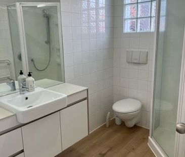 Takapuna apartment with a view - Photo 1