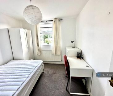 1 bedroom in a house share to rent - Photo 4