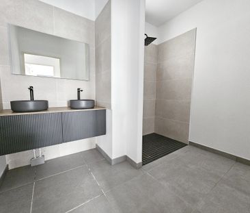 Location Appartement 3 pièces 62m² ST PIERRE 97410 - Photo 4