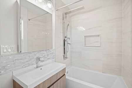 For Lease - 2563 Dundas Street Unit# 4, Toronto, Ontario - Photo 2