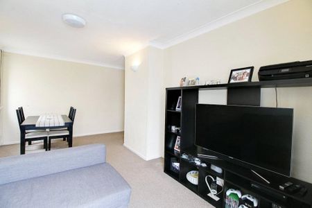2 Bedroom Property to Rent - Photo 3