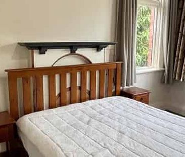Fully Furnished Ensuite Room on Heriot Row - Photo 1