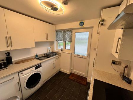 2 bedroom flat to rent - Photo 5