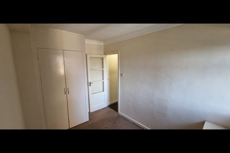 1 Bed Flat, Dorset Court, BN3 - Photo 3