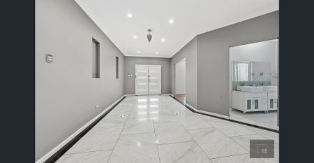 A well-located home in Revesby close to amenities and transport - Photo 2