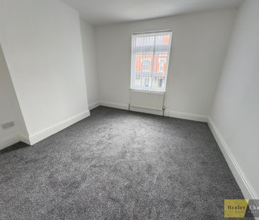 3 Bedroom Mid Terraced House For Rent - Photo 3